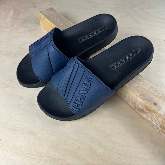 Prada slides - Picture 8 of 13